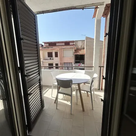 Apartman Completely Renovated Near The Sea - Free Parking